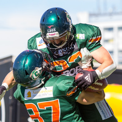 Touchdownjubel bei Lorenz Rotermund und Benedikt Englmann